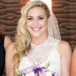 Meet your Posher, Lora